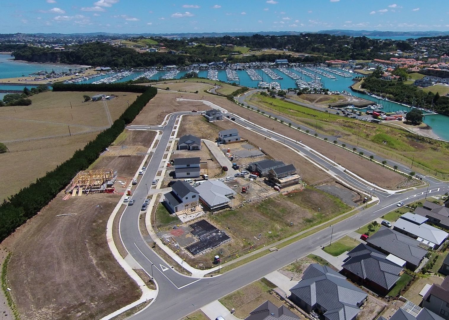 Fairway Bay - The Point gallery image