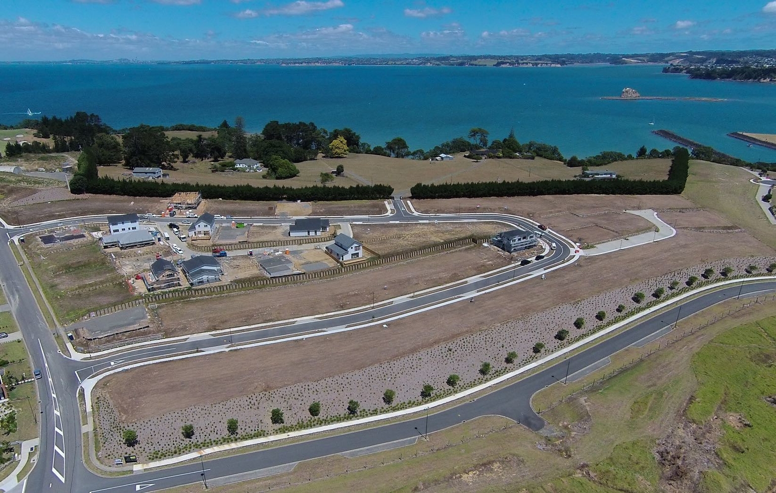 Fairway Bay - The Point gallery image